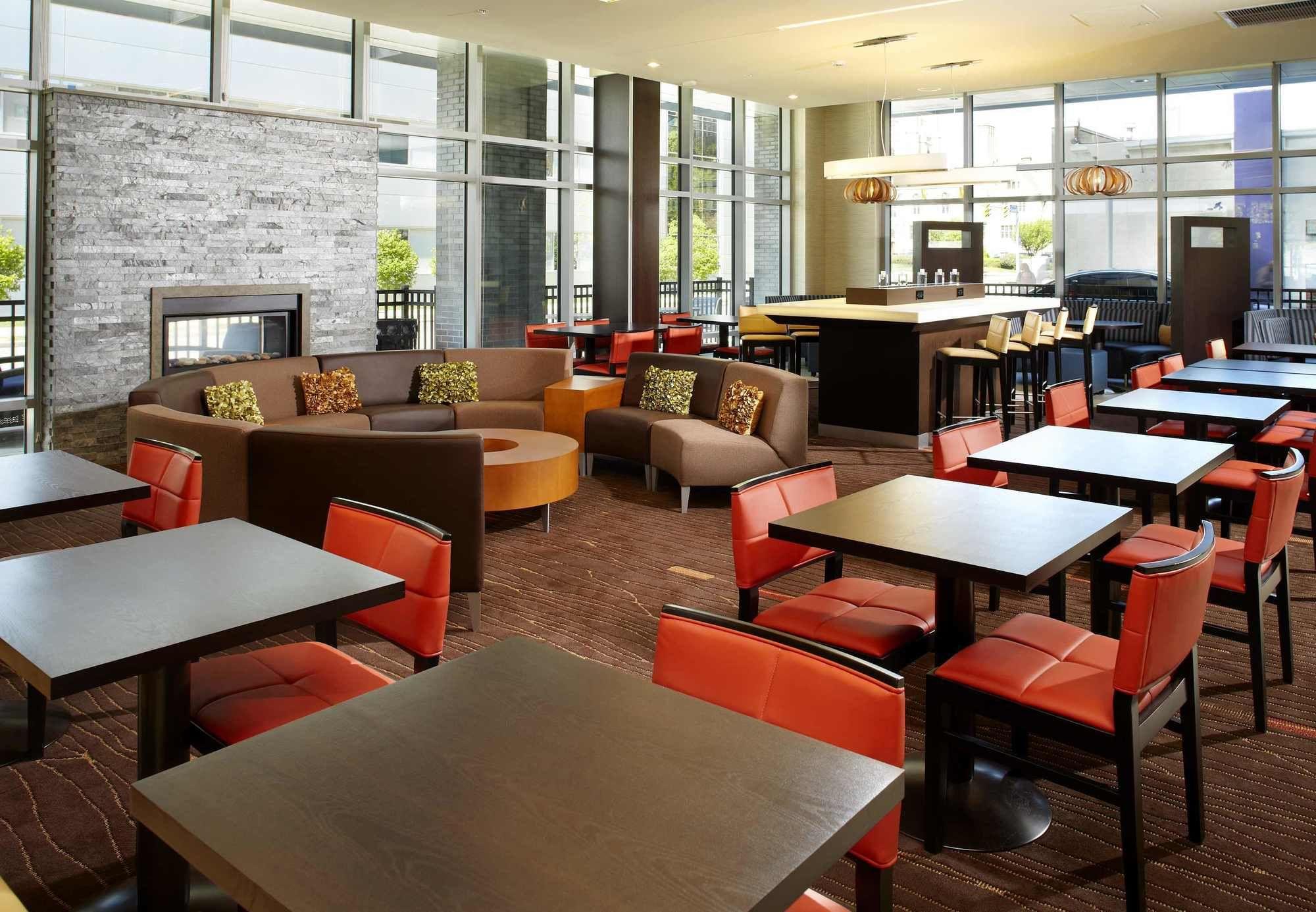 Courtyard Cleveland University Circle Bagian luar foto