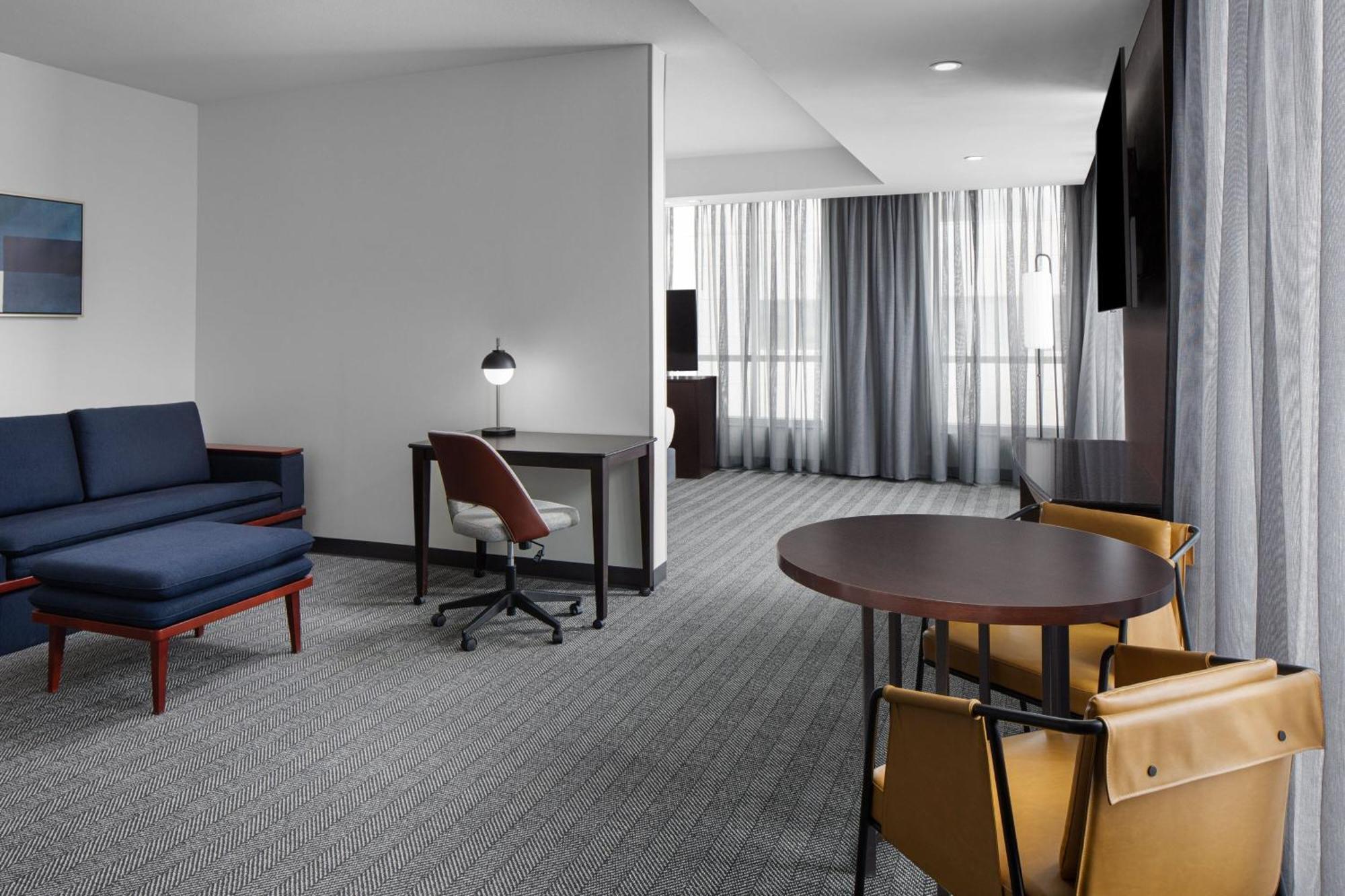 Courtyard Cleveland University Circle Bagian luar foto